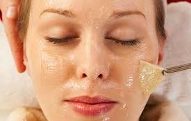 ¿Qué es un peeling químico y en qué puede ayudarte?
